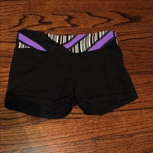 Ivivva rhythmic short